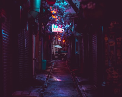 路灯在夜间打开